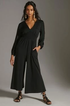 Best deal ✨ Hutch Wide-Leg V-Neck Jumpsuit BLACK ❤️ 5 Best deal ✨ Hutch Wide-Leg V-Neck Jumpsuit BLACK ❤️ -Beach Riot Shop unnamed file 3447
