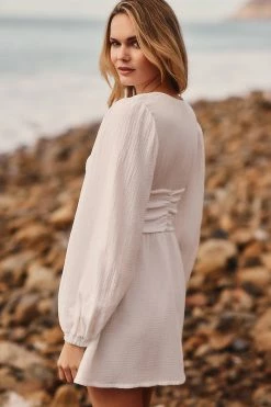 Budget ???? Dippin' Daisy's Waikiki ???? Dress WHITE ???? -Beach Riot Shop unnamed file 4373